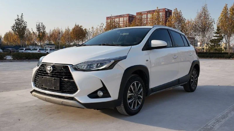 Toyota Yaris L из Китая на фото перед покупкой